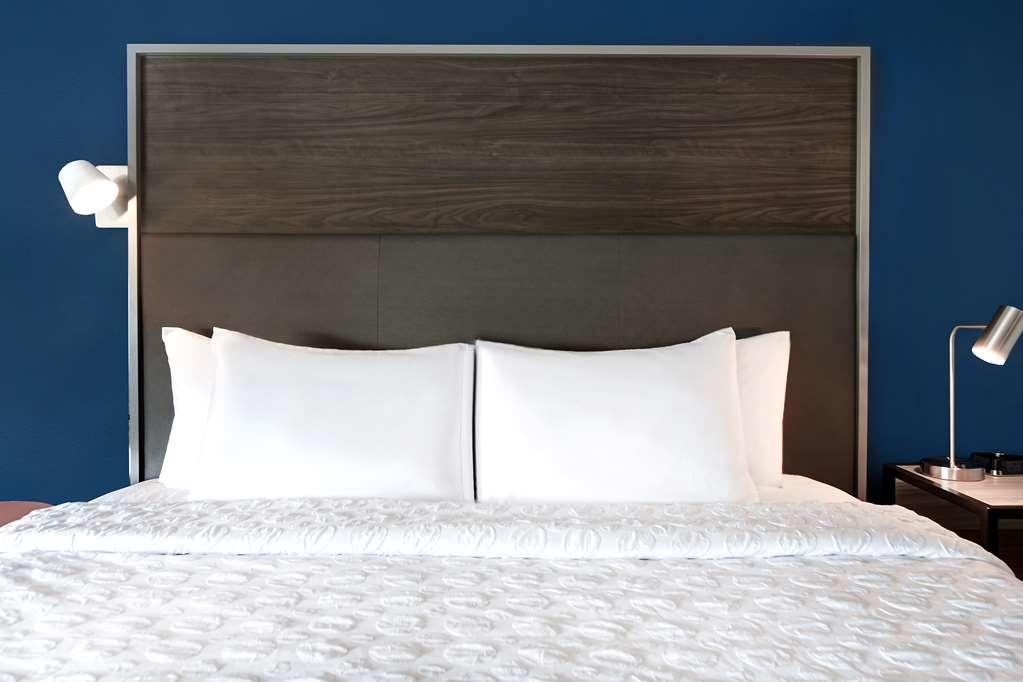 Tru By Hilton Columbia Greystone Hotel Room photo